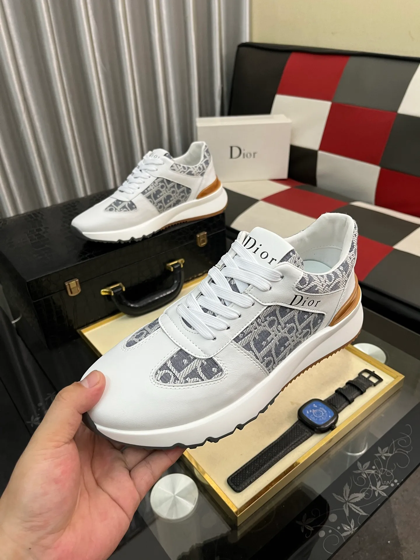 Men's Men's Shoes 💰458⌚️⌚️Dior [Dior] men's casual and trendy shoes are on the market! Strong British fashion style, the upper is made of nubuck leather with printed fabrics, comfortable pigskin lining, and original molded outsole. Designed by European and American masters, the perfect shape creates high quality, super versatile and very comfortable. High-end without losing taste, fashionable and novel! Code number: 38～443️⃣Colors available